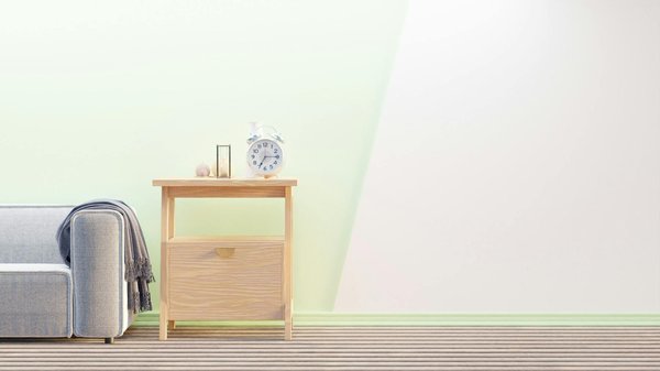 Quels sont les critères pour installer des panneaux solaires sur une toiture inclinée?