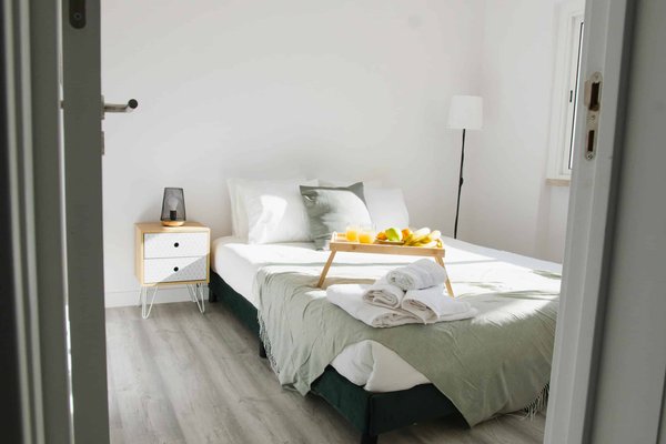 Comment organiser un dressing ouvert dans une chambre spacieuse?